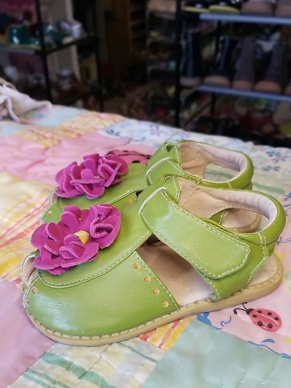 Livie & Luca Lime Green Leather Sandals with Pink Suede Flowers Size 7 Blooms